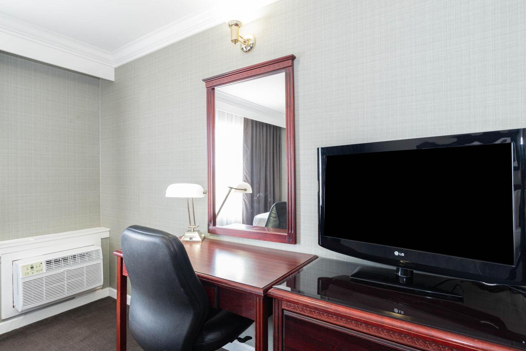 Sandman Hotel Ред Дир Экстерьер фото